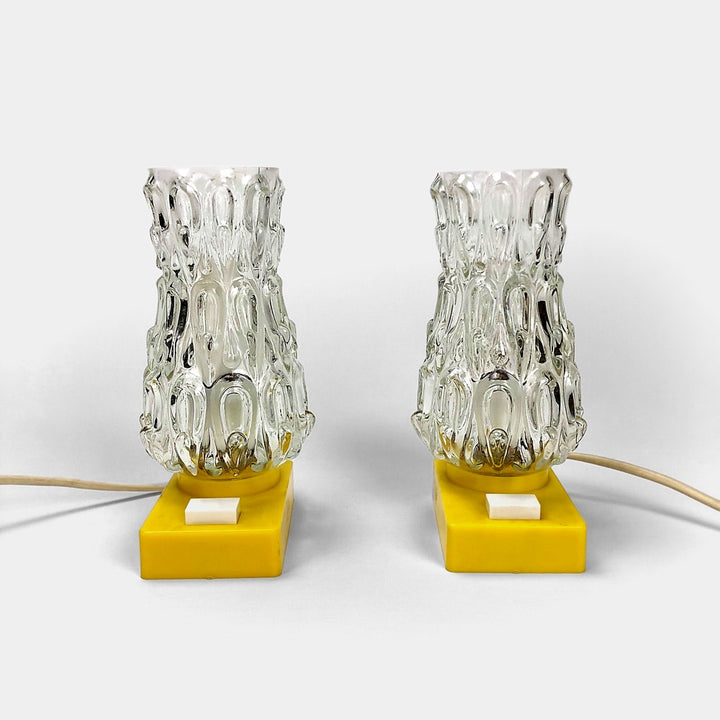 Paire de lampes de chevet verre moulé et plastique des sixties