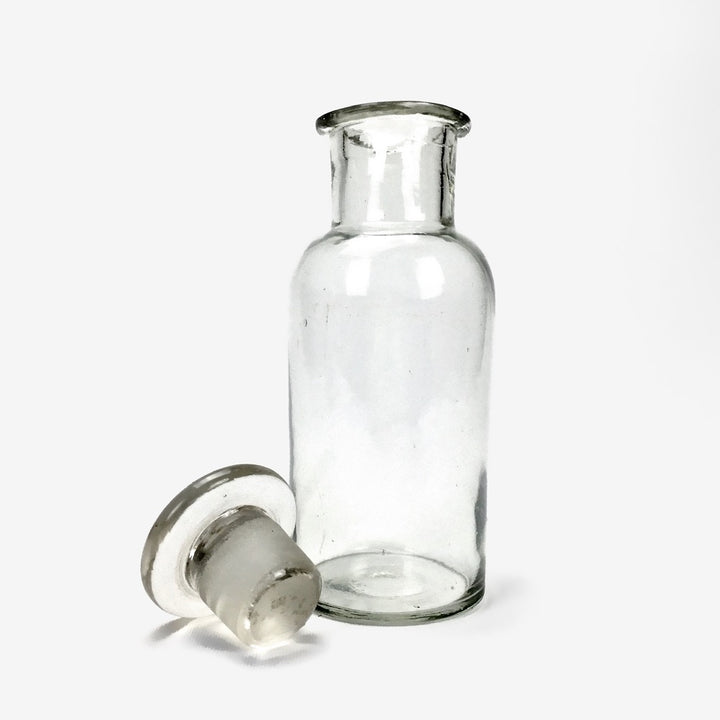 Ensemble de flacons d'apothicaire