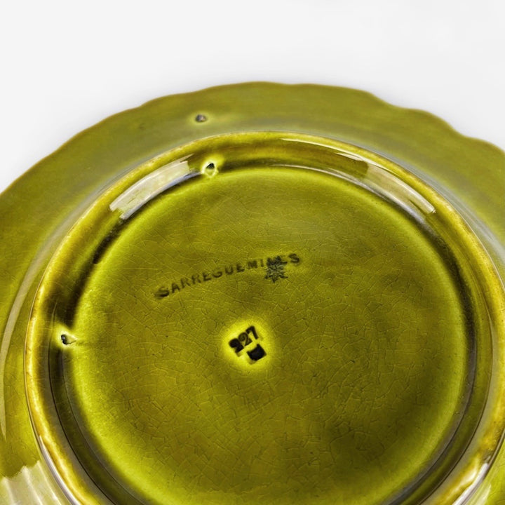 Assiettes à dessert en barbotine motif fruitier monochrome Sarreguemines