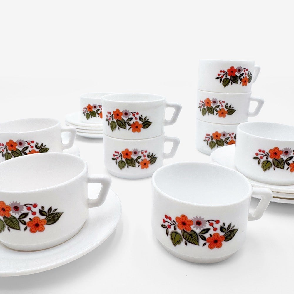 Tasses Arcopal modèle Marly années 70