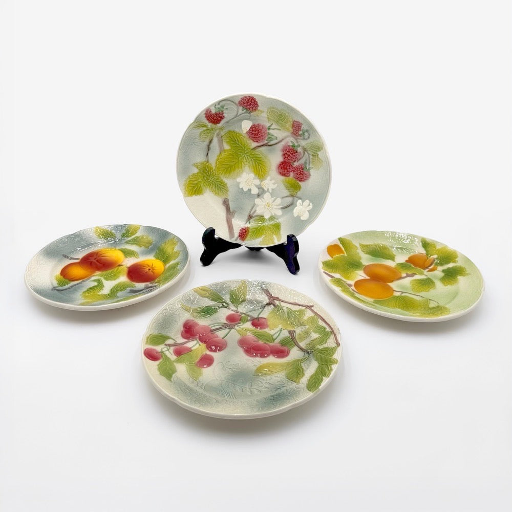 Assiettes en barbotine Saint-Clément "Verger" Mid-Century