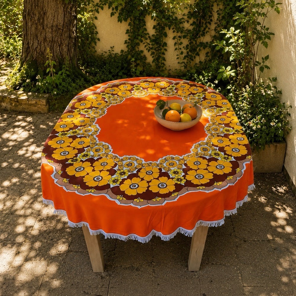 Nappe ovale motif flower power années 70