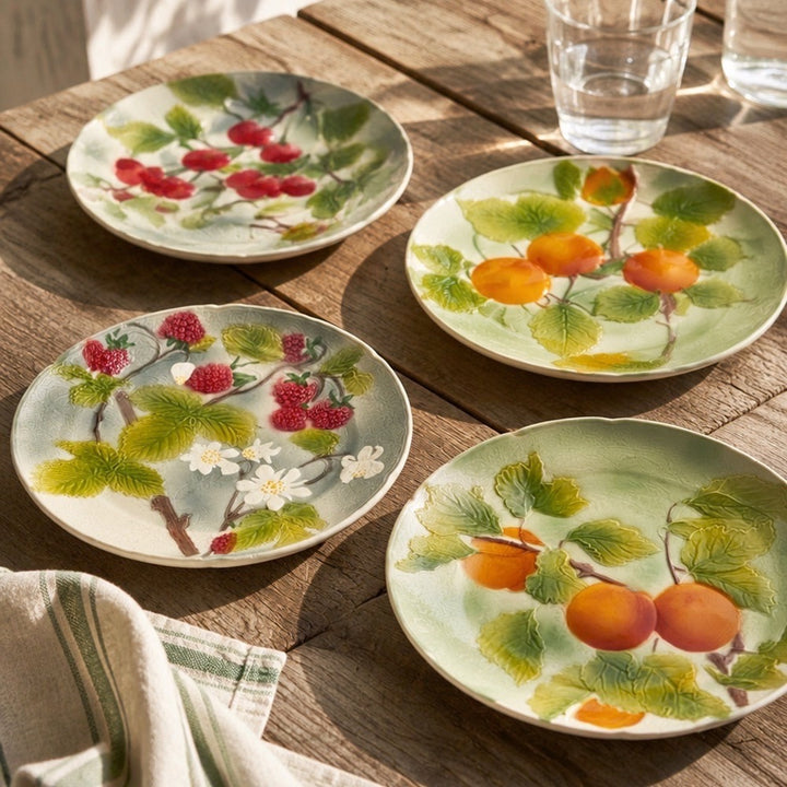 Assiettes en barbotine Saint-Clément "Verger" Mid-Century
