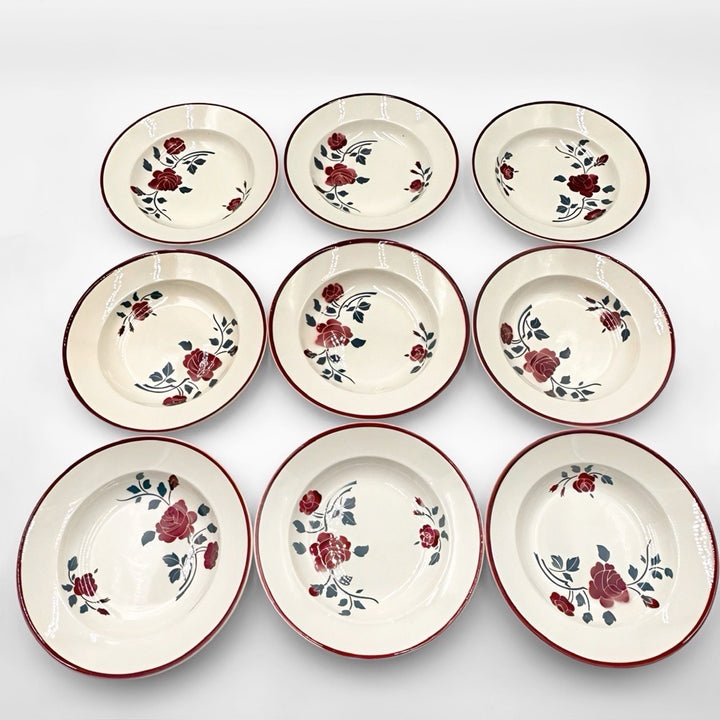 9 assiettes à soupe Badonviller modèle "Les Roses" années 50
