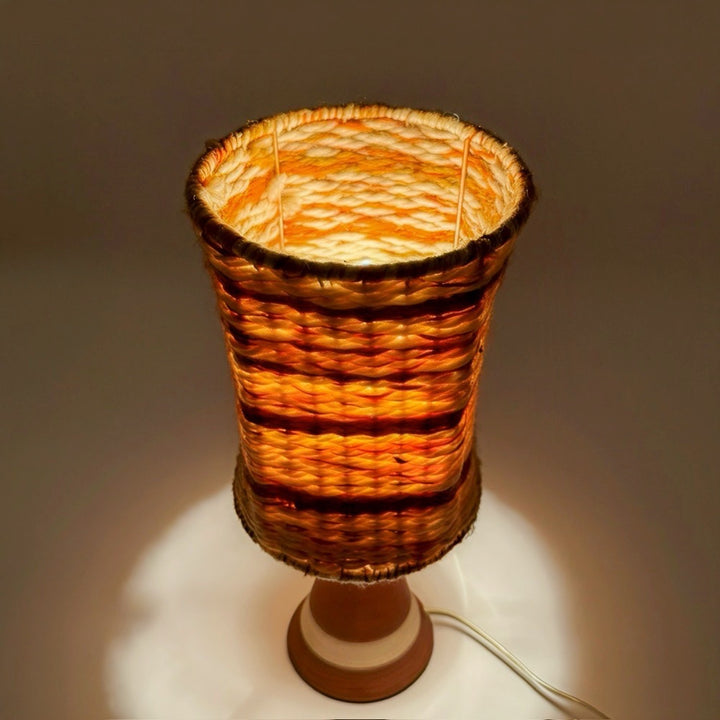 Lampe terre cuite et laine années 70
