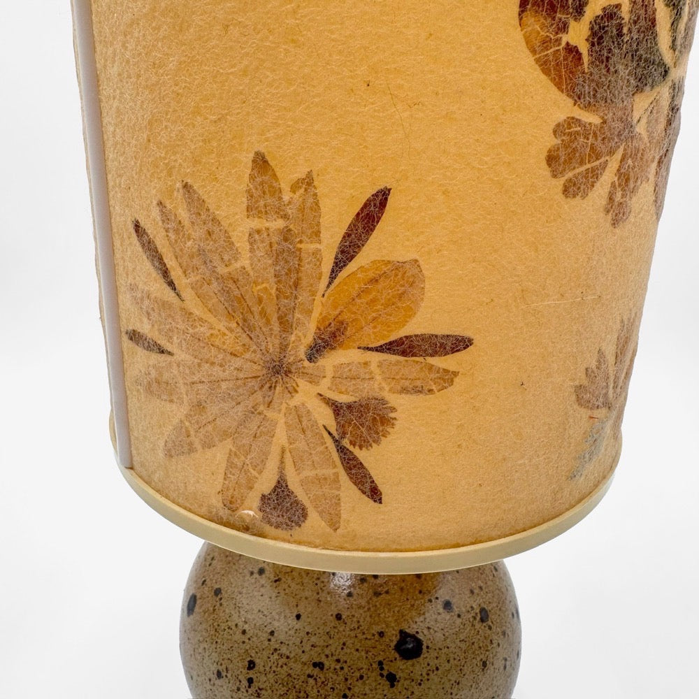 Lampe boule grès pyrité abat-jour inclusion fleurs séchées