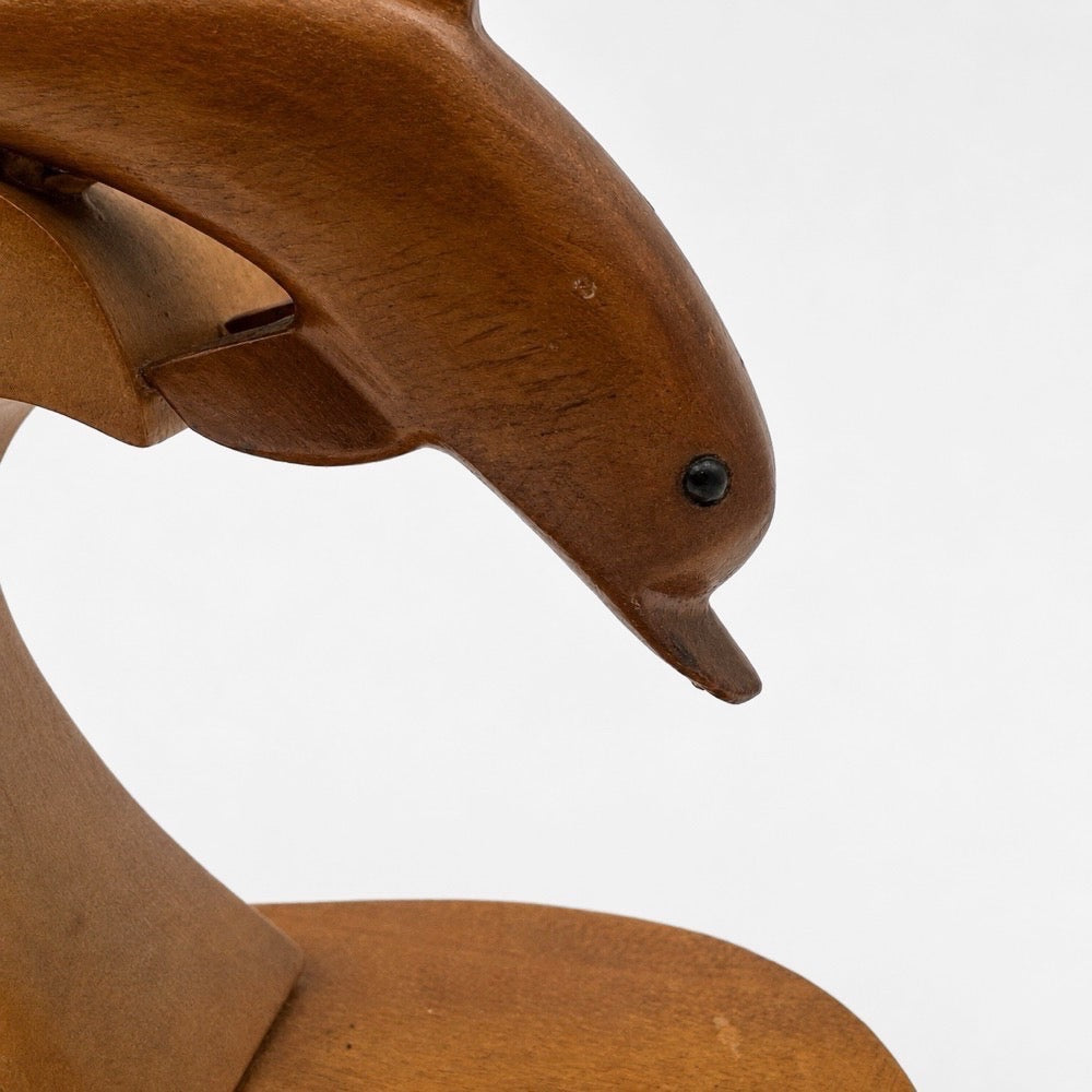 Sculpture scandinave en bois dauphins années 50
