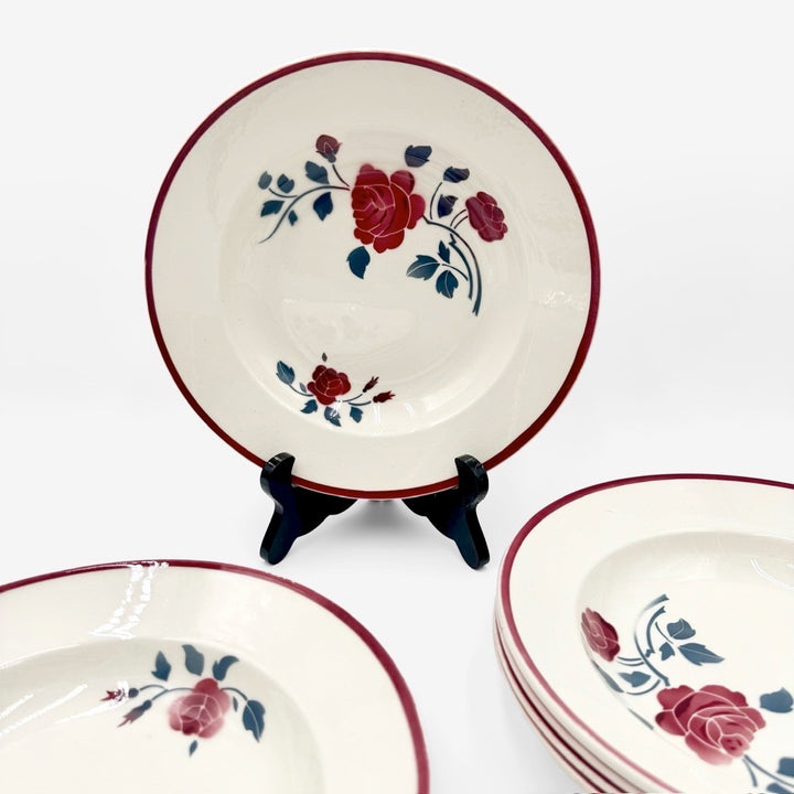 9 assiettes à soupe Badonviller modèle "Les Roses" années 50