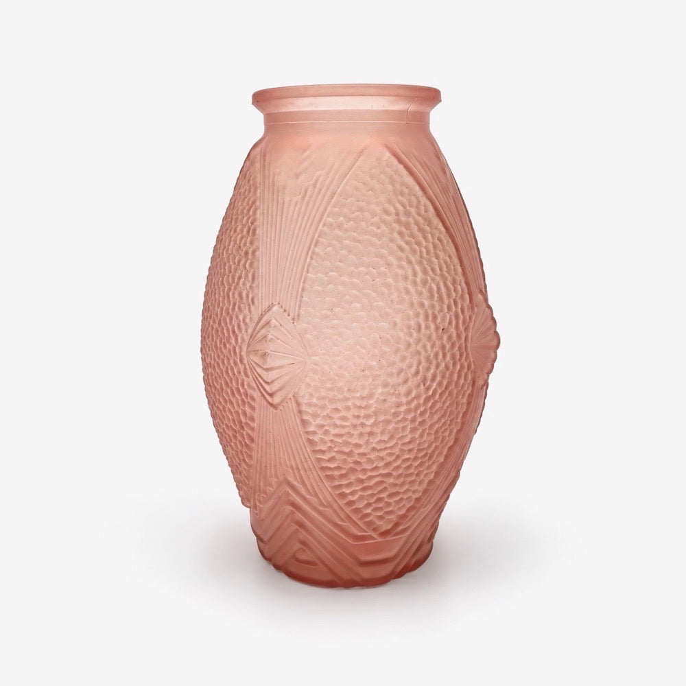 Vase Art Déco verre pressé moulé rose décor géométrique