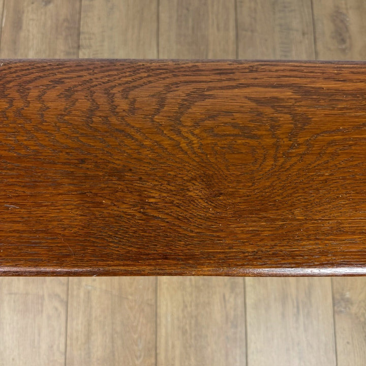 Banc brutaliste en chêne massif