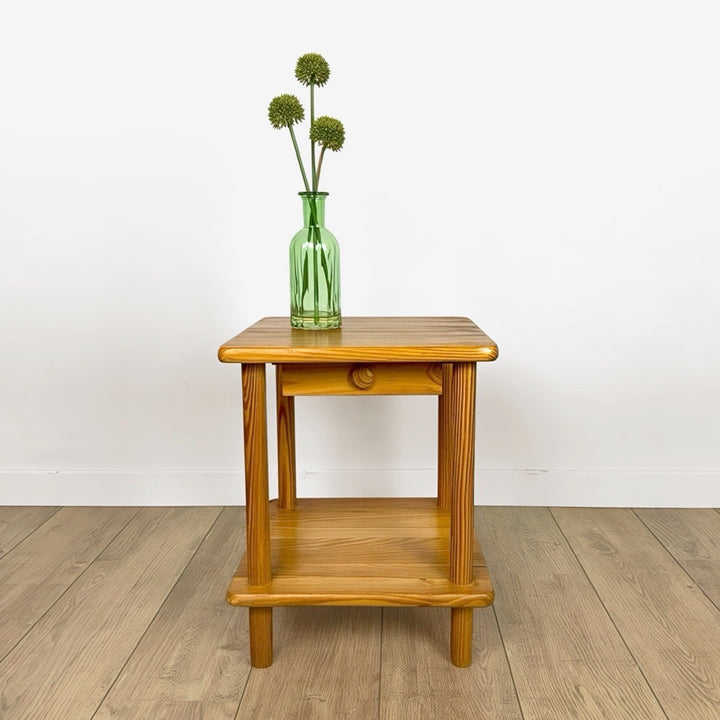 Table de chevet scandinave en pin années 80