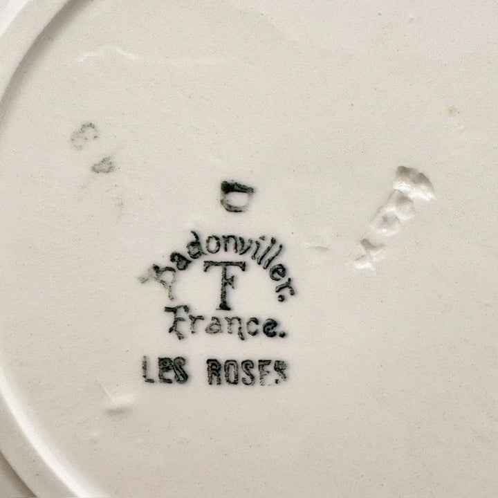 9 assiettes à soupe Badonviller modèle "Les Roses" années 50