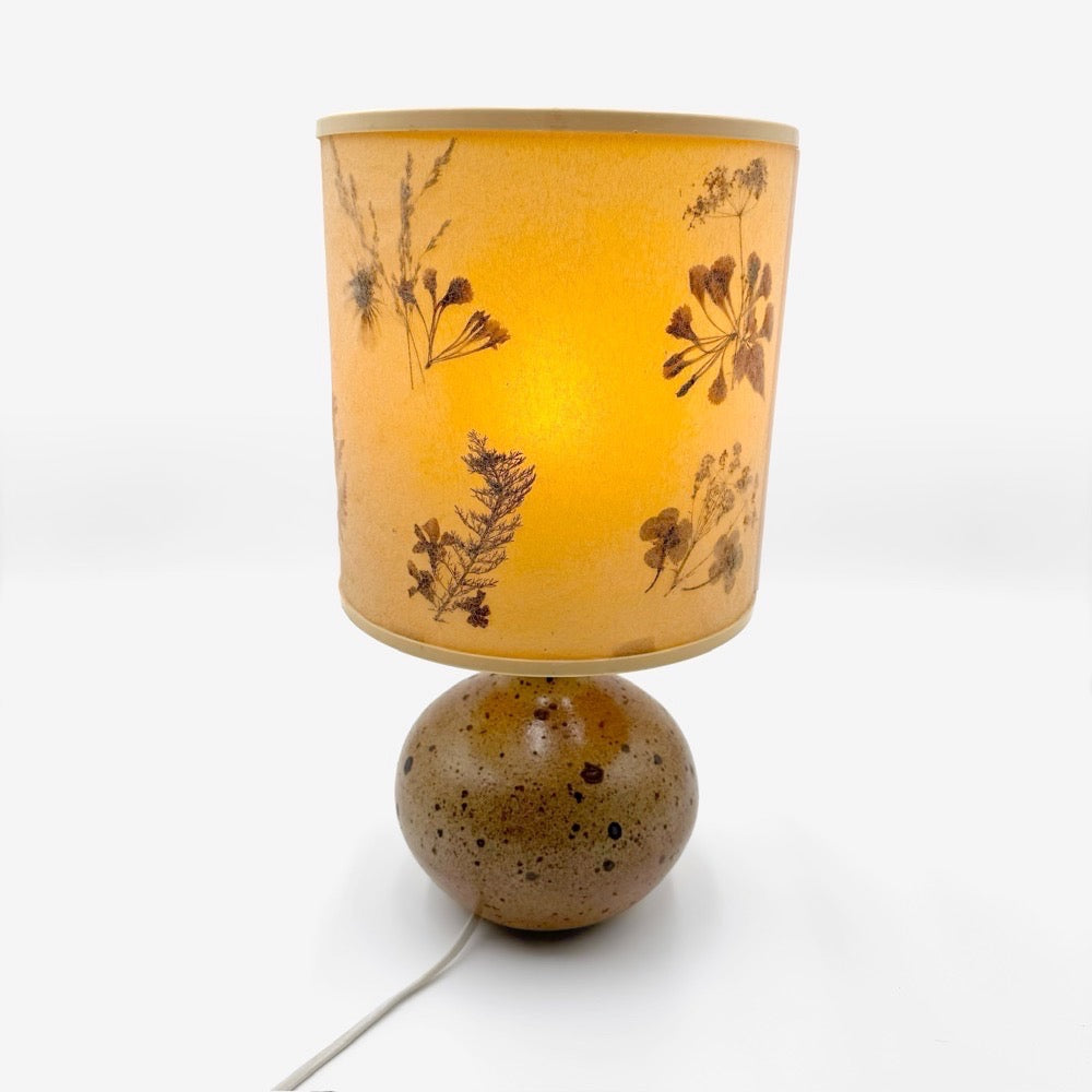 Lampe boule grès pyrité abat-jour inclusion fleurs séchées