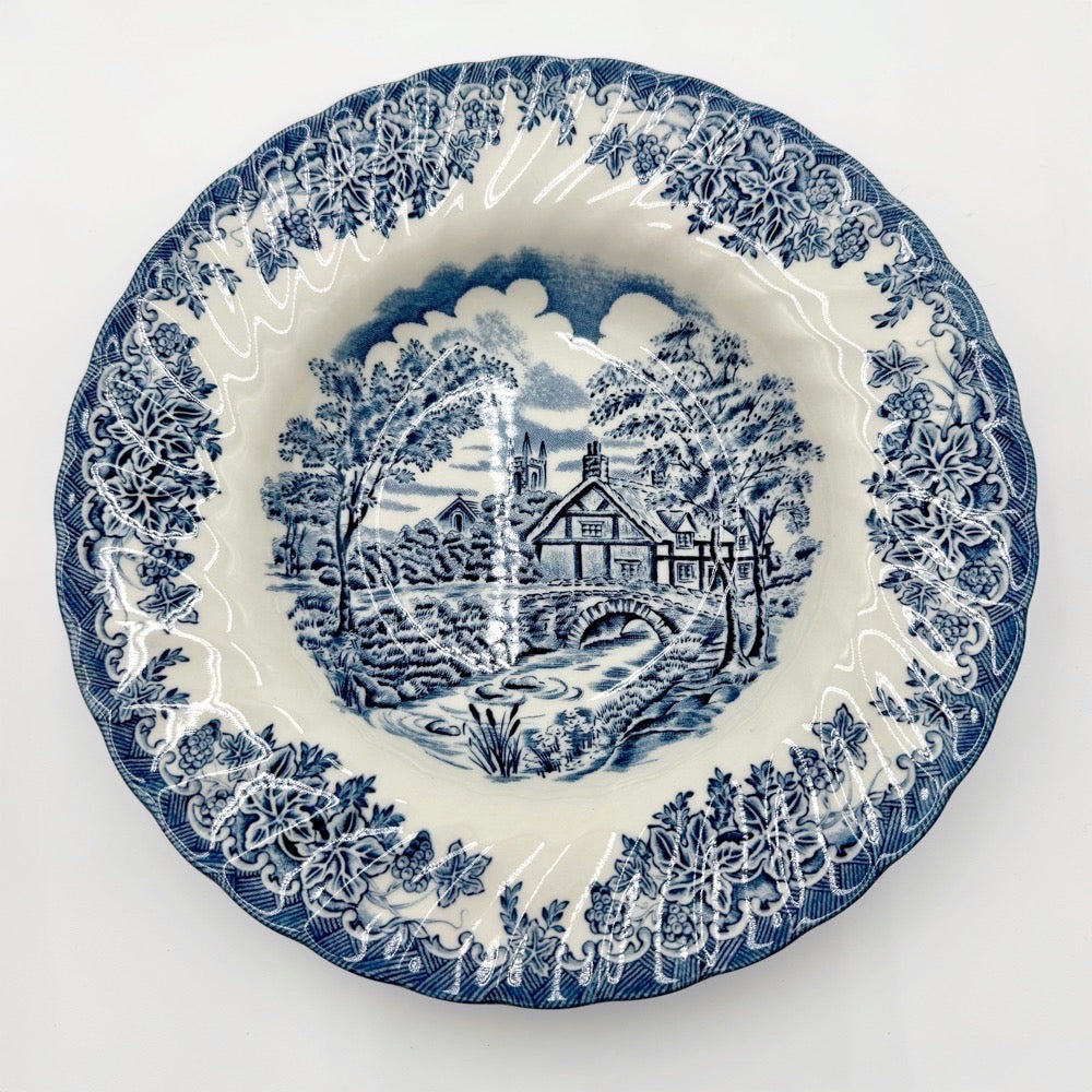 Assiettes à soupe Churchill Staffordshire Angleterre