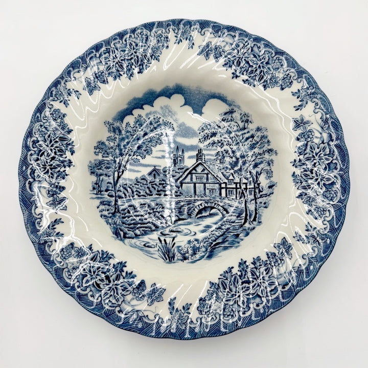 Assiettes à soupe Churchill Staffordshire Angleterre