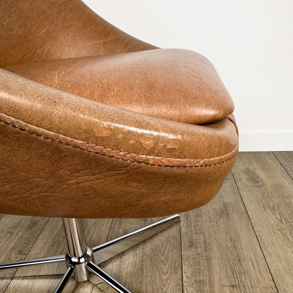 Fauteuil coque similis cuir et chrome années 70