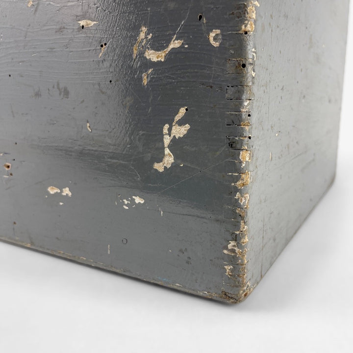 Ancienne caisse à outil en bois peinture grise
