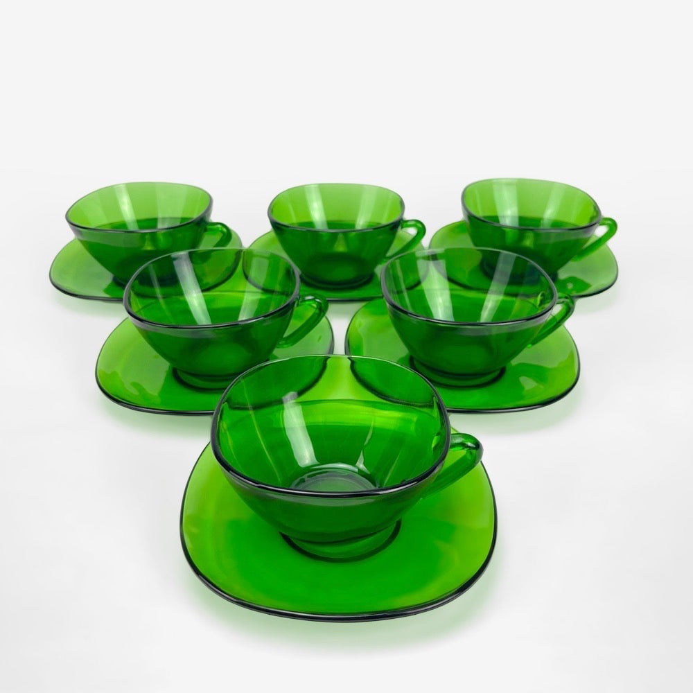 6 Grandes tasses et soucoupes Vereco vert émeraude années 70