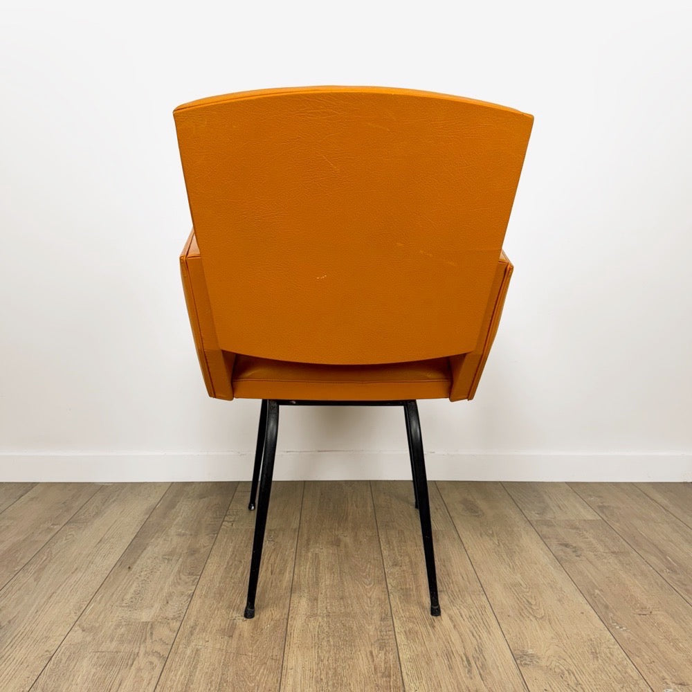 Fauteuil cocktail design Skaï orange années 50
