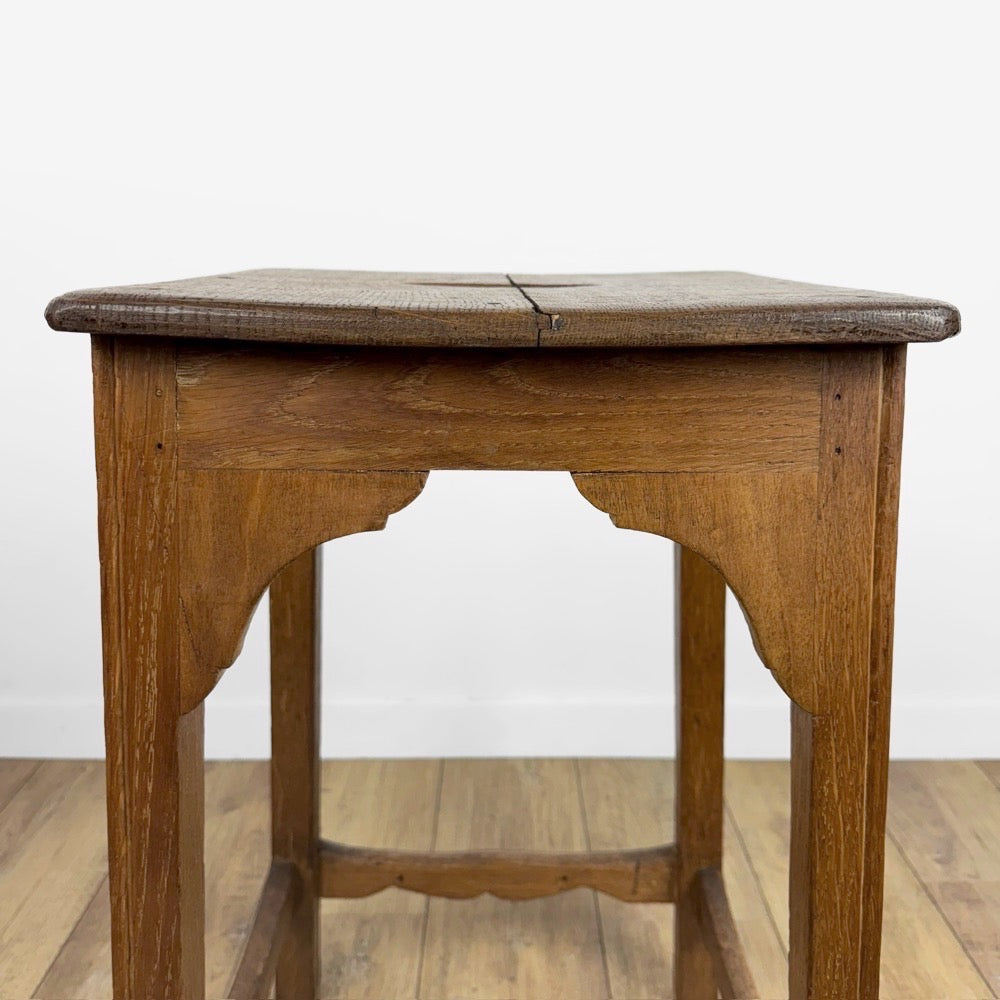 Tabouret haut à fente ancien
