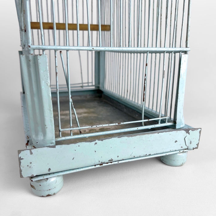 Ancienne cage à oiseau métal bleu ciel