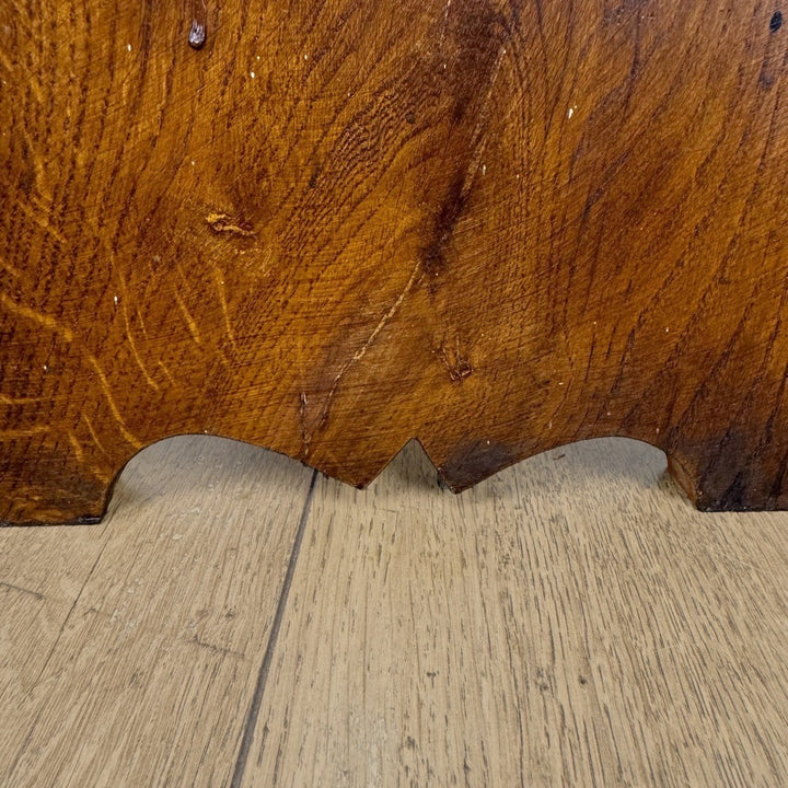 Petit banc de chalet de montagne à fente ancien