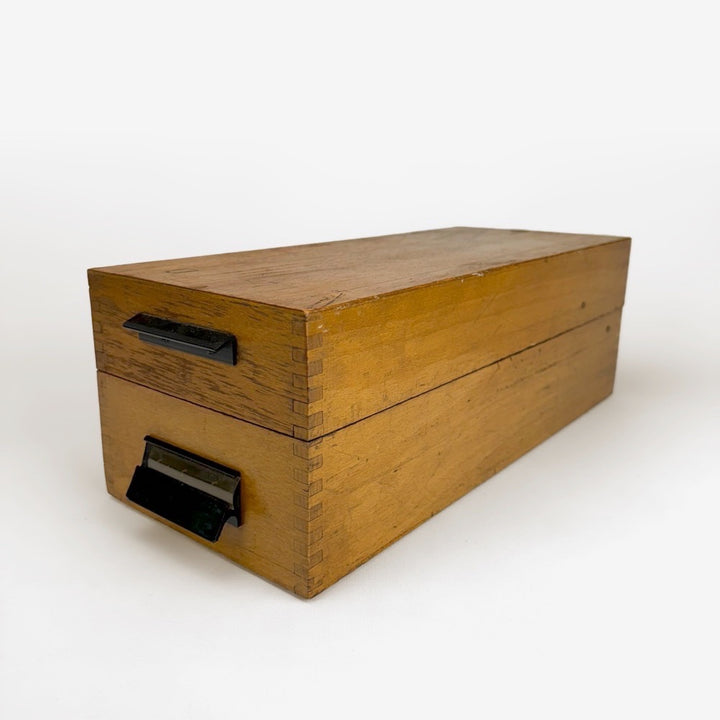Ancienne boîte à fiches scolaire