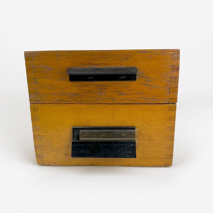 Ancienne boîte à fiches scolaire