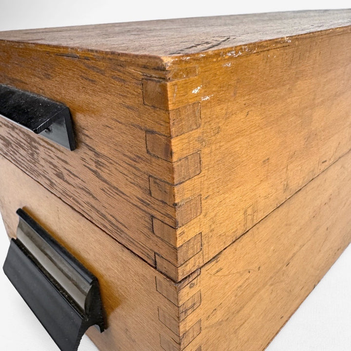 Ancienne boîte à fiches scolaire
