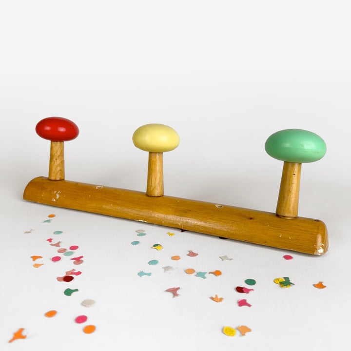 Porte-manteaux bois boules multicolores années 60