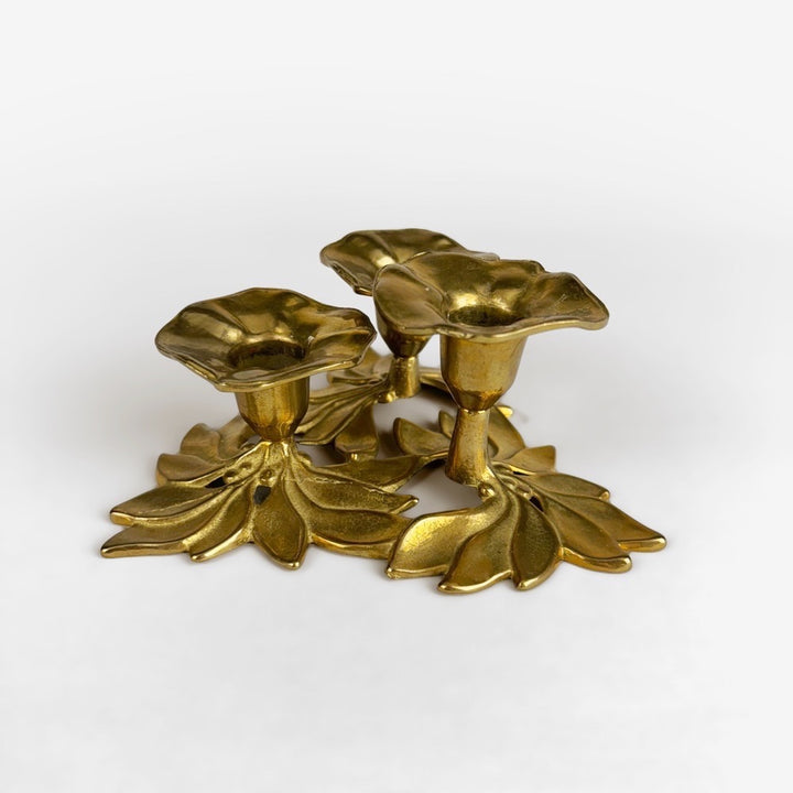 Bougeoirs trois fleurs en laiton style Art Nouveau