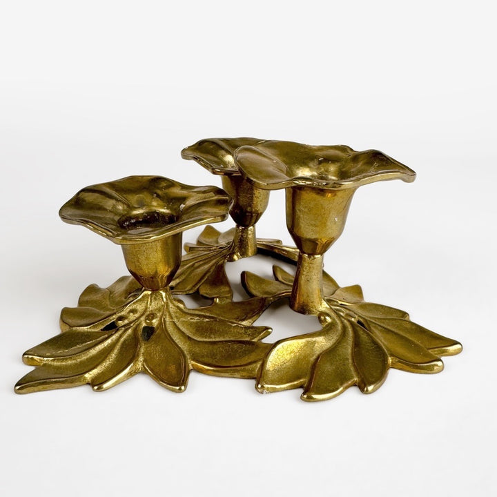 Bougeoirs trois fleurs en laiton style Art Nouveau
