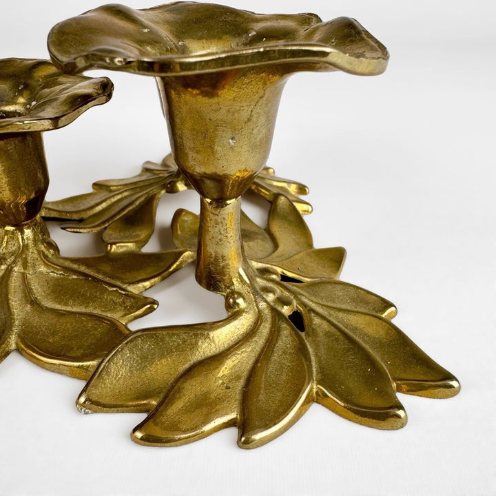 Bougeoirs trois fleurs en laiton style Art Nouveau