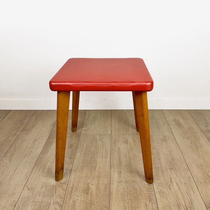 Tabouret bois et similis cuir rouge années 50
