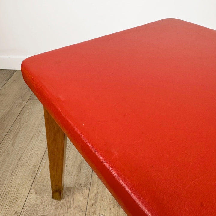 Tabouret bois et similis cuir rouge années 50