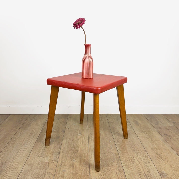 Tabouret bois et similis cuir rouge années 50