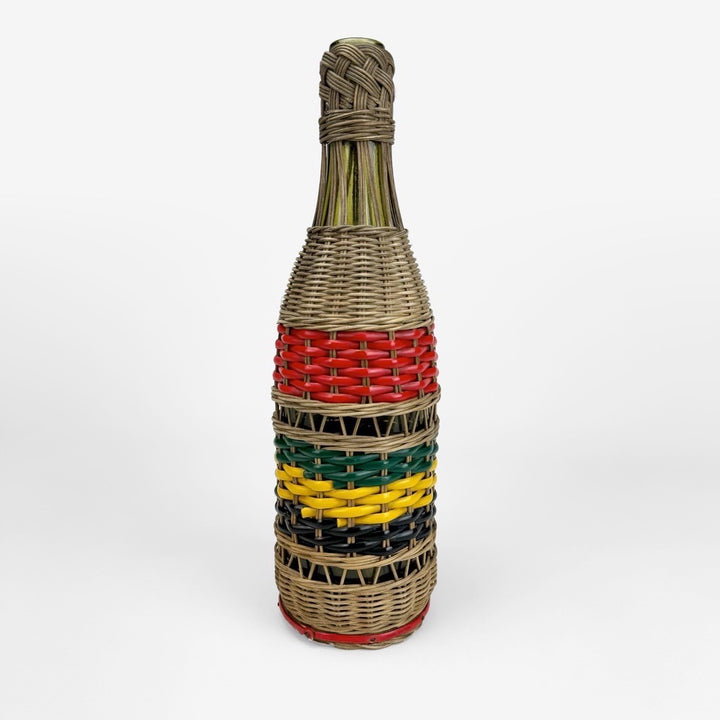 Collection 5 bouteilles en verre osier et scoubidous années 50