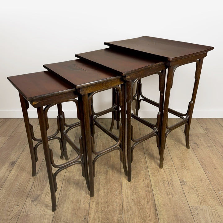 Tables gigognes Thonet n°10 Art Nouveau 1900