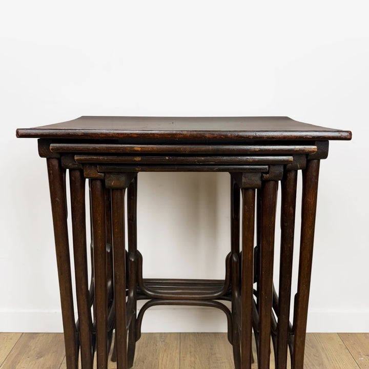 Tables gigognes Thonet n°10 Art Nouveau 1900