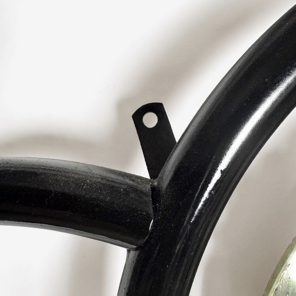 Vestiaire métal boules bois et scoubidou années 60