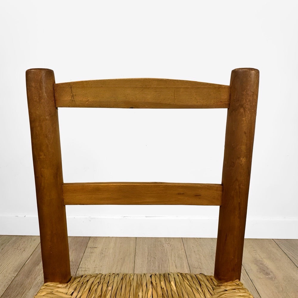 Paire d'anciennes chaises en bois et paille enfant