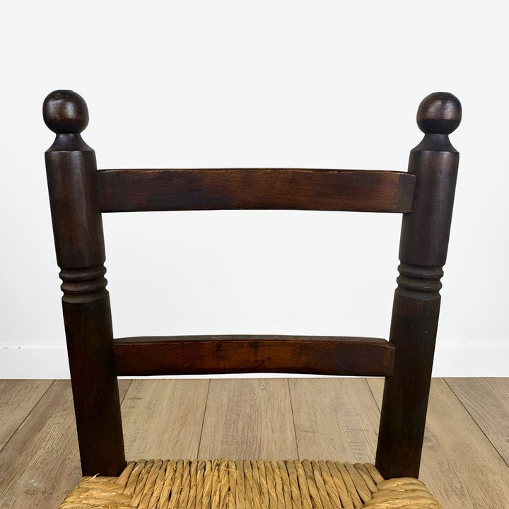Paire d'anciennes chaises en bois et paille enfant