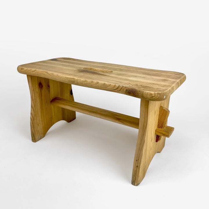 Petit banc marchepied en pin à fente années 80