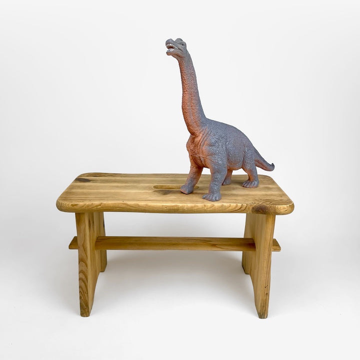 Petit banc marchepied en pin à fente années 80