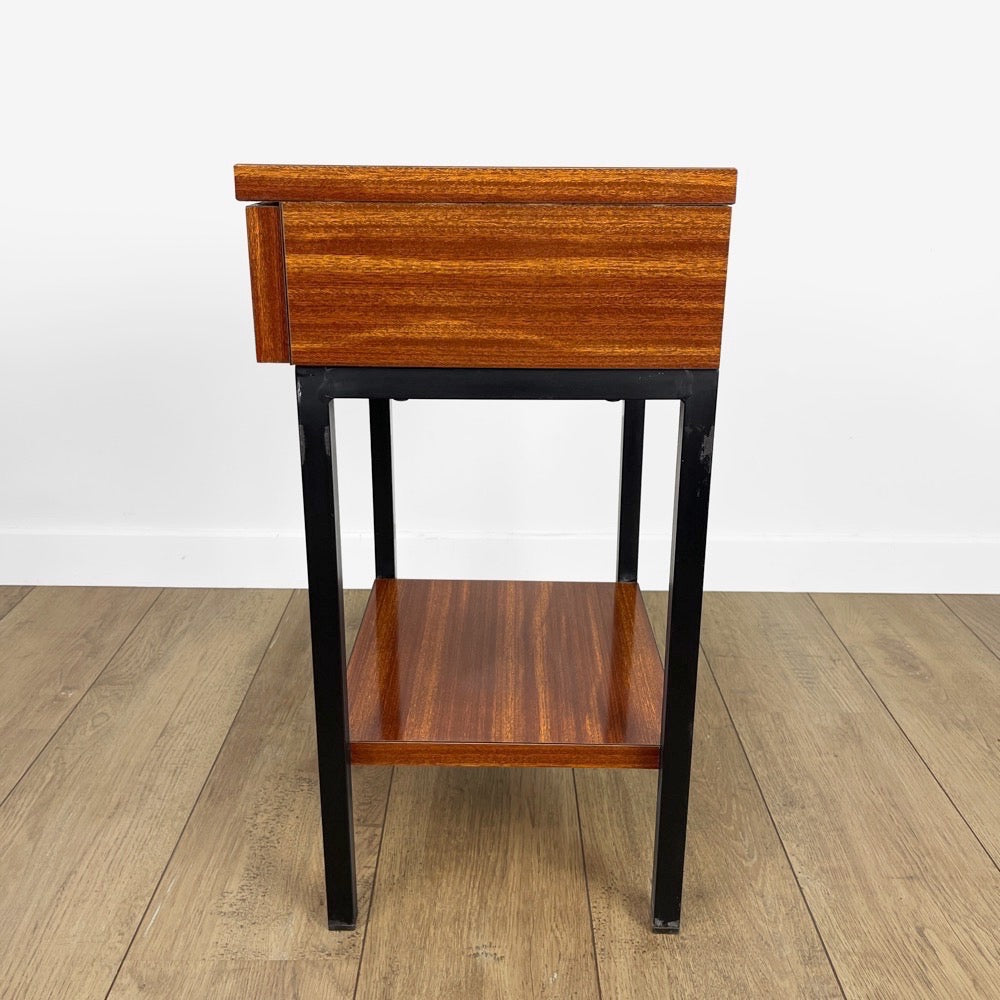 Meuble d'appoint design Formica et métal