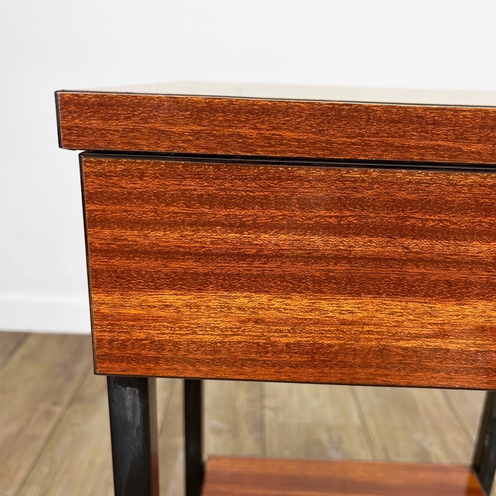 Meuble d'appoint design Formica et métal