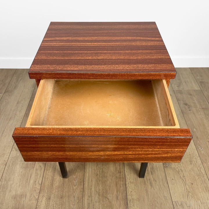 Meuble d'appoint design Formica et métal