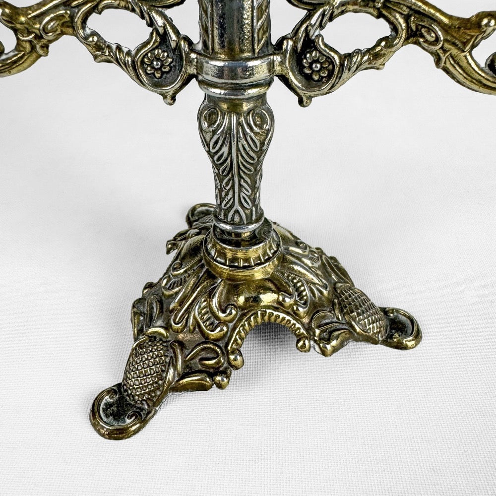 Paire de chandeliers rococos métal doré