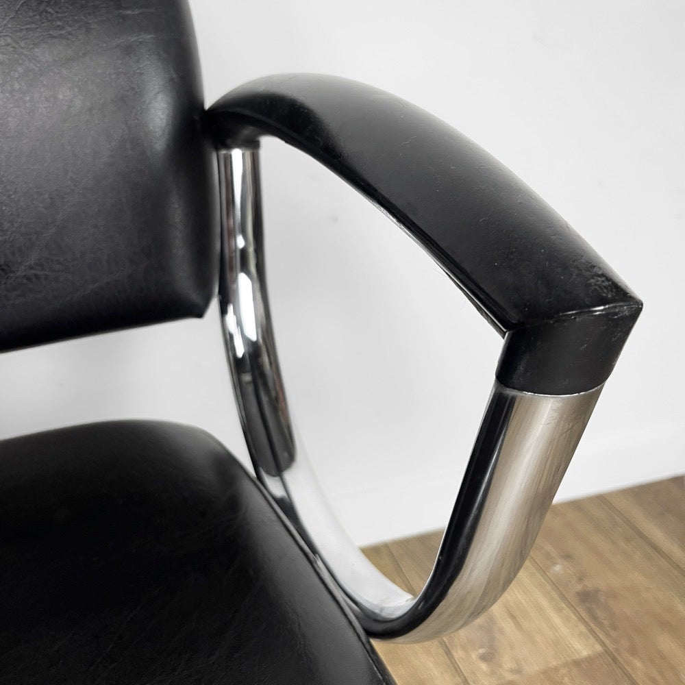Fauteuil coiffeur skaï noir et chrome années 80