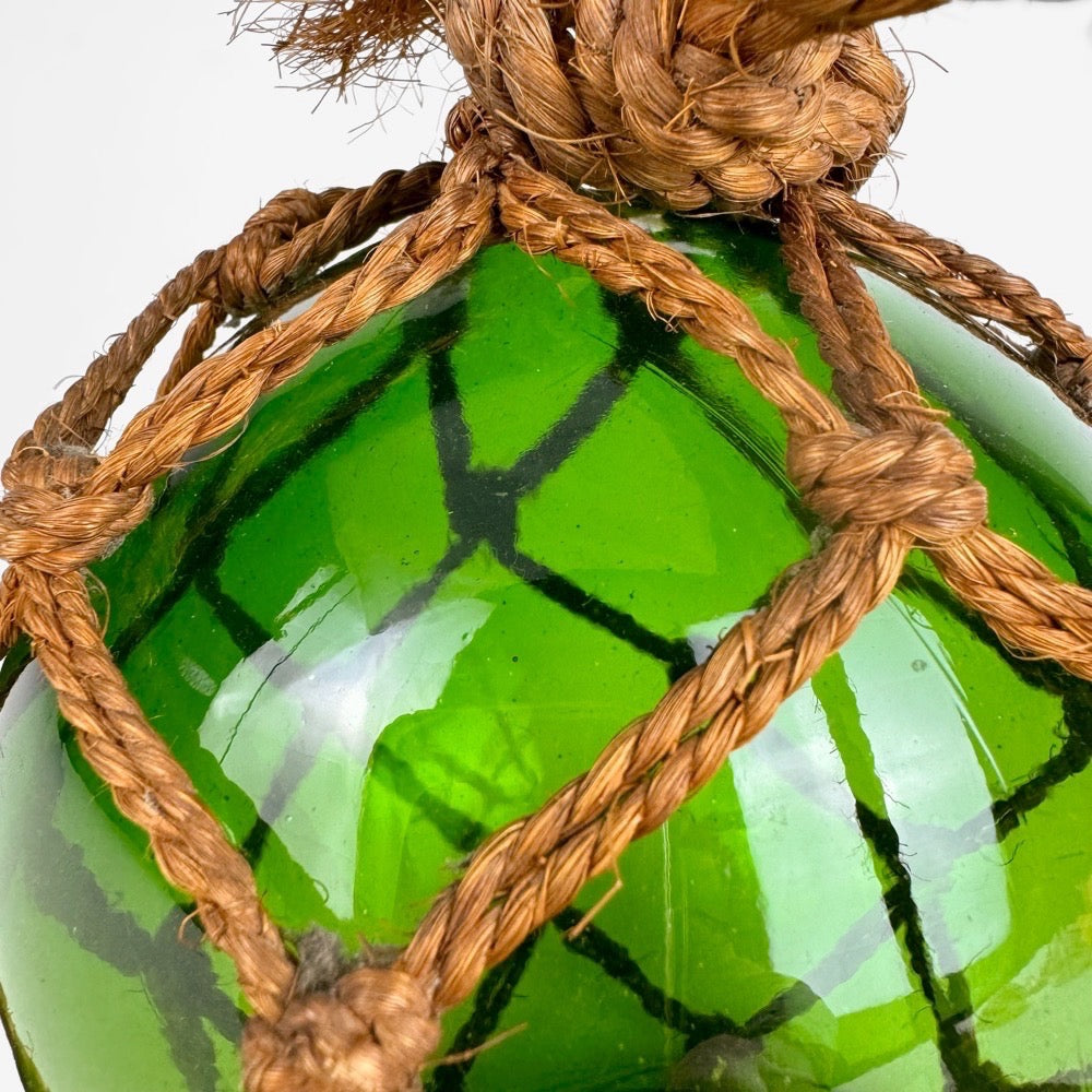 Boule de chalut ancienne corde et verre vert bouteille